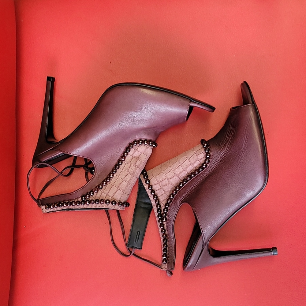 Angela Mitchell DAMABIAH Peektoe heels